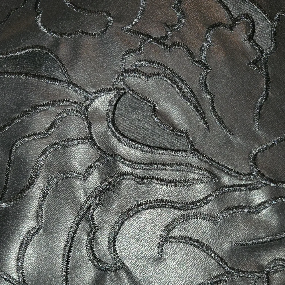 Zara Elegant Black Floral Pencil Skirt - Picture 4 of 5